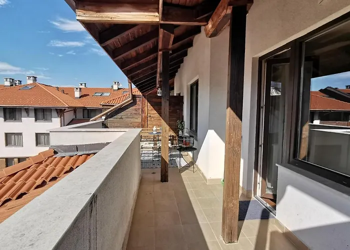 **mountain** Views Just Next To The Gondola Lift 班斯科